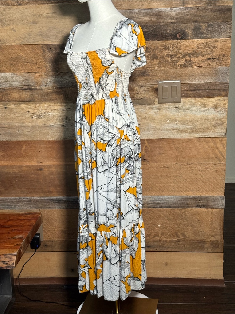 Anthropologie Alexandra Farmer Floral Smocked Rayon Flutter Sleeve Midi Dress M